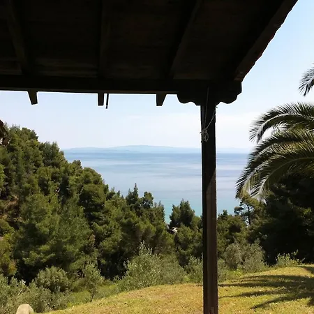 Villa Reina's House By The Sea